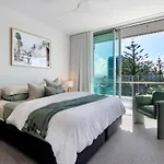 Beachfront Escape Kirra Ocean Views Sleeps 6
