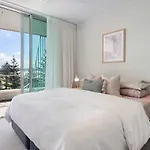 Beachfront Escape Kirra Ocean Views Sleeps 6