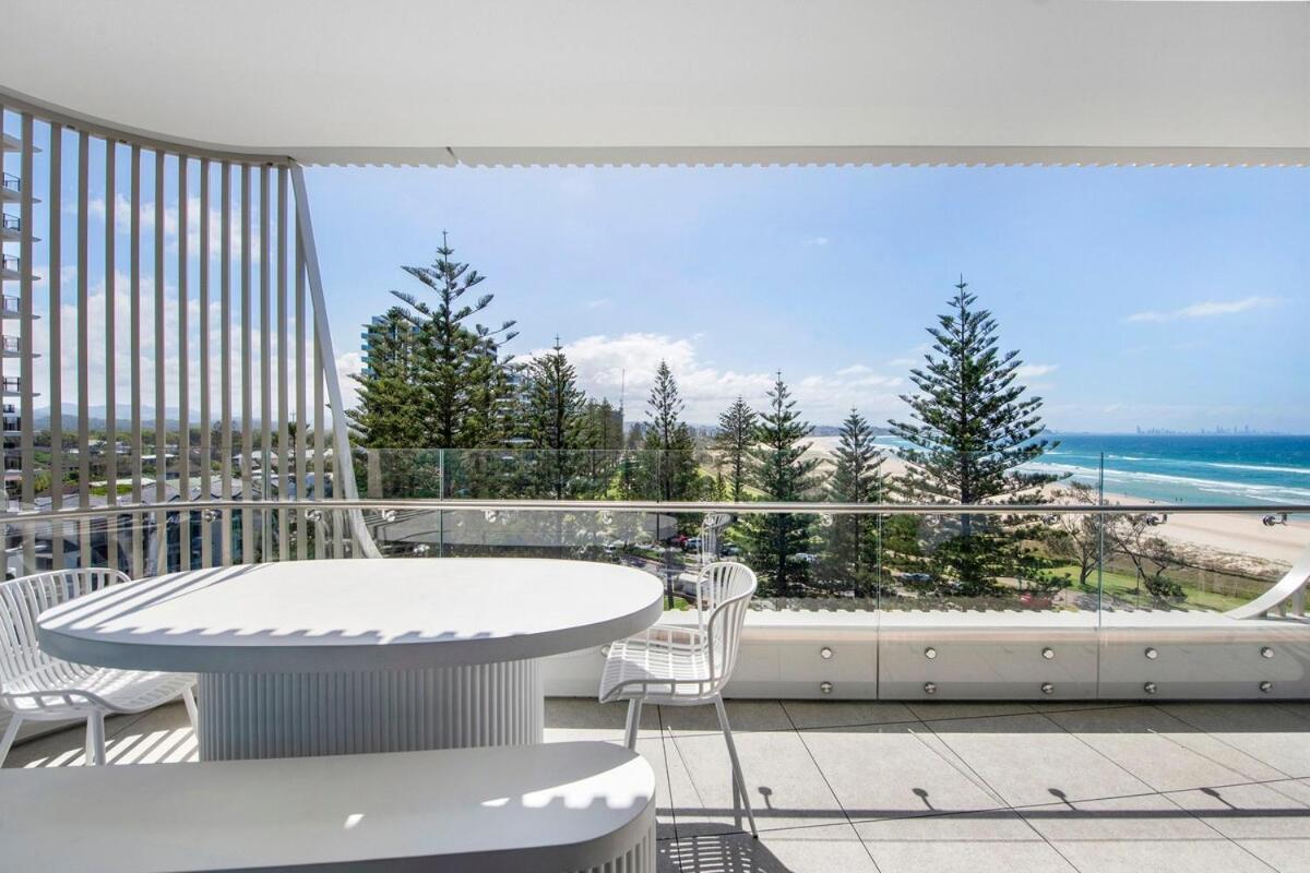 Beachfront Escape Kirra Ocean Views Sleeps 6 Apartment Gold Coast