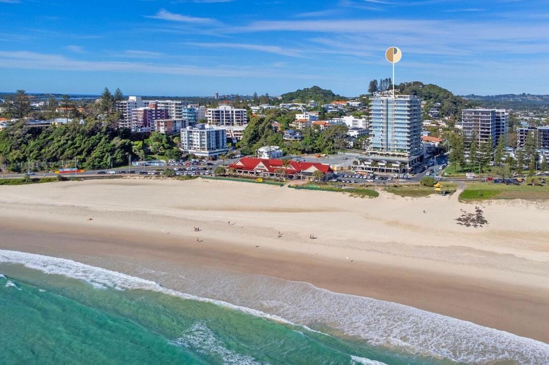 Beachfront Escape Kirra Ocean Views Sleeps 6 * Gold Coast