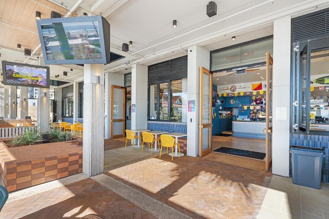 Beachfront Escape Kirra Ocean Views Sleeps 6 Apartment Gold Coast