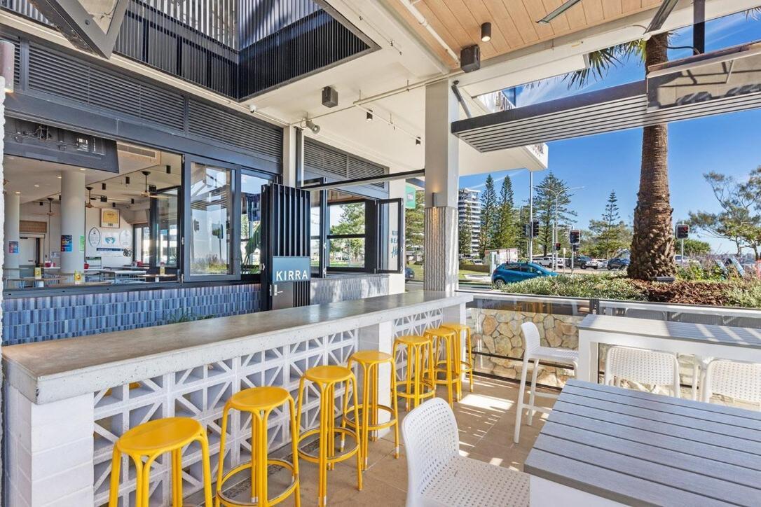 Beachfront Escape Kirra Ocean Views Sleeps 6 * Gold Coast